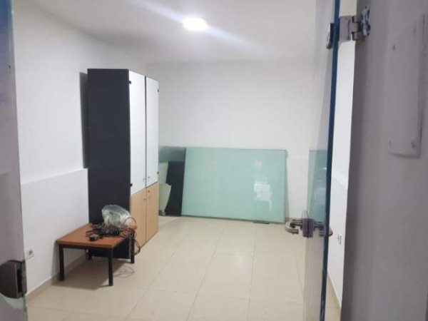 Tirane, jepet me qera apartament Kati 0, 50 m² 350 Euro (21 Dhjetori)