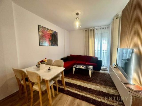 Tirane, jepet me qera apartament 1+1 Kati 2, 63 m² 430 Euro (Kinostudio)