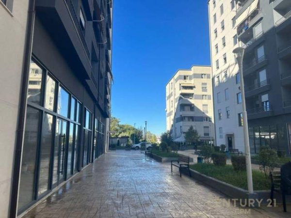 Tirane, jepet me qera apartament 1+1 Kati 2, 63 m² 430 Euro (Kinostudio)