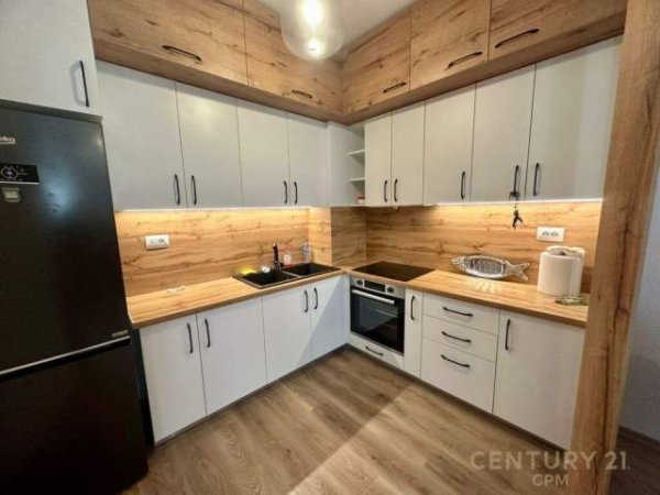 Tirane, jepet me qera apartament 1+1+BLK Kati 2, 63 m² 430 Euro (prane TV Klan)