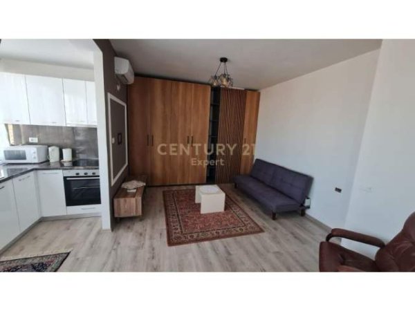 Tirane, jepet me qera garsonier 1+1 Kati 12, 40 m² 350 Euro (Perballe Kompleksit Delijorgji)