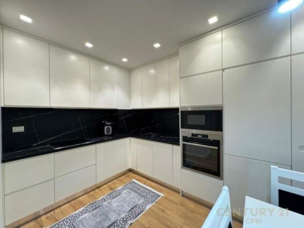 Tirane, jepet me qera apartament 2+1+BLK Kati 2, 90 m² 750 Euro (KOMPLEKSI MAGNET)