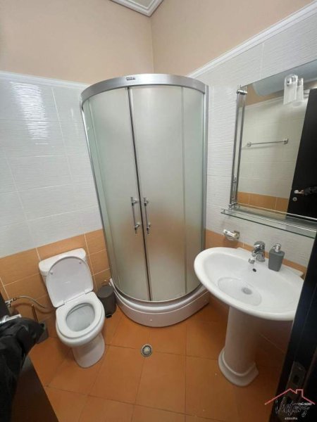 Tirane, jepet me qera apartament 2+1+BLK Kati 4, 137 m² 600 Euro (Kopshti Botanik)