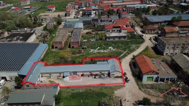 Korce, shitet ambjent biznesi 1.873 m² 350.000 Euro (Rruga Korce-Tirane, zone industriale)