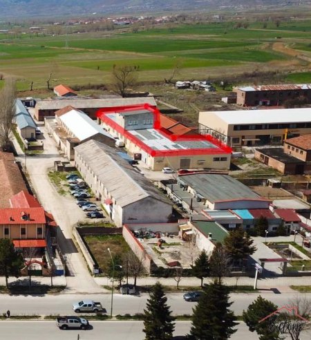 Korce, shitet ambjent biznesi 1.412 m² 530.000 Euro (Rruga Korce-Tirane, zone industriale)