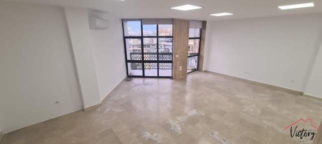 Tirane, jepet me qera zyre Kati 6, 147 m² 1.600 Euro (Rruga e Kavajes)