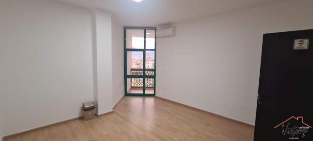 Tirane, jepet me qera zyre Kati 6, 147 m² 1.600 Euro (Rruga e Kavajes)