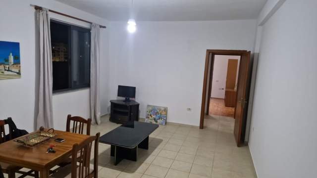 Tirane, jepet me qera apartament Kati 4, 70 m² 350 Euro (Gjon Buzuku, Mbrapa Vila Gold)