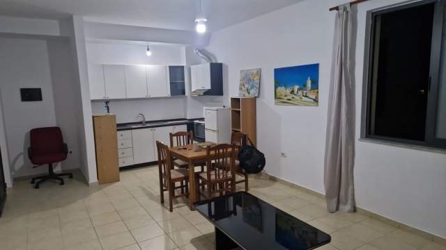 Tirane, jepet me qera apartament Kati 4, 70 m² 350 Euro (Gjon Buzuku, Mbrapa Vila Gold)