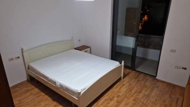 Tirane, jepet me qera apartament Kati 4, 70 m² 350 Euro (Gjon Buzuku, Mbrapa Vila Gold)