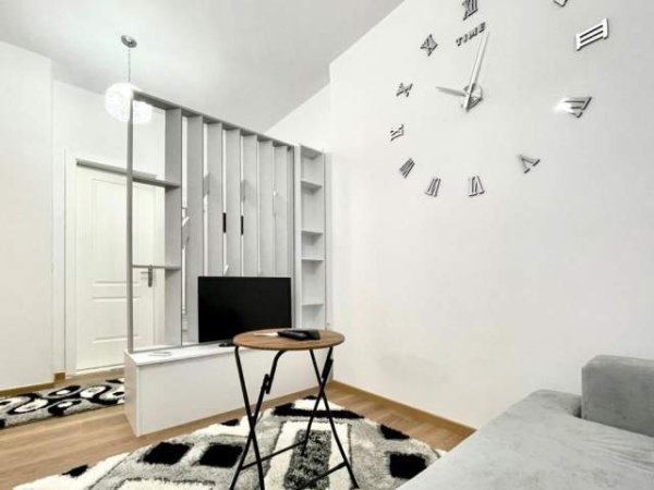 Tirane, jepet me qera apartament 1+1 Kati 4, 60 m² 450 Euro (Brryli)