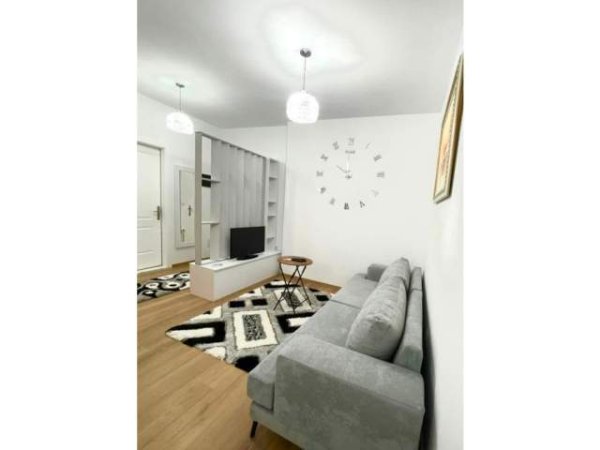 Tirane, jepet me qera apartament 1+1 Kati 4, 60 m² 450 Euro (Brryli)