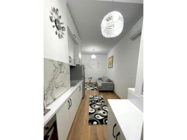 Tirane, jepet me qera apartament 1+1 Kati 4, 60 m² 450 Euro (Brryli)