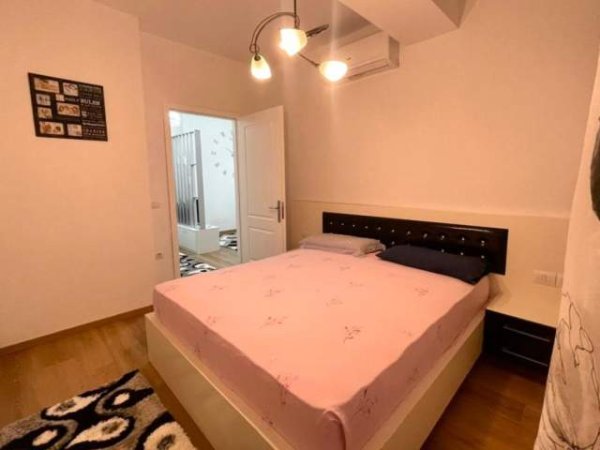 Tirane, jepet me qera apartament 1+1 Kati 4, 60 m² 450 Euro (Brryli)