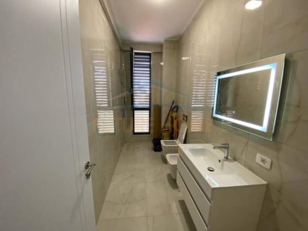 Tirane, jap me qera apartament Kati 4, 106 m² 1.100 Euro (rruga  e barrikadave)
