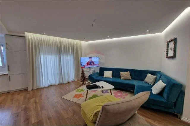 Vlore, shes apartament 1+1+BLK Kati 3, 62 m² 2.300 Euro/m2 (Rr Dhimiter Konomi)