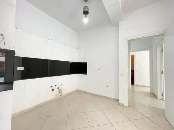 Tirane, shes Penthouse 2+1+BLK Kati 5, 112 m² 250.000 Euro (KOMUNA PARISIT)