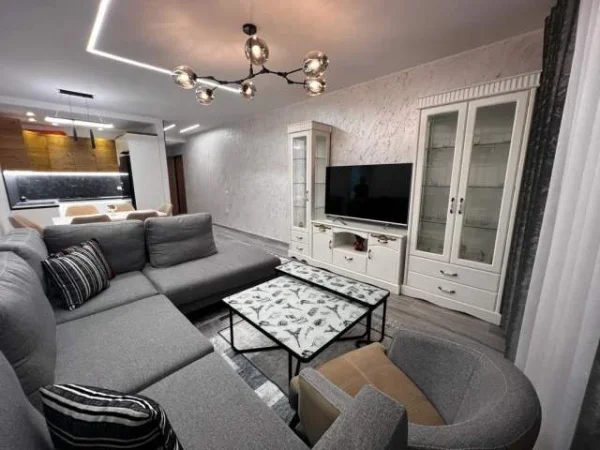 Vlore,  apartament 2+1+BLK Kati 3, 96 m² 400 Euro (Prane Kishes Ortodokse)