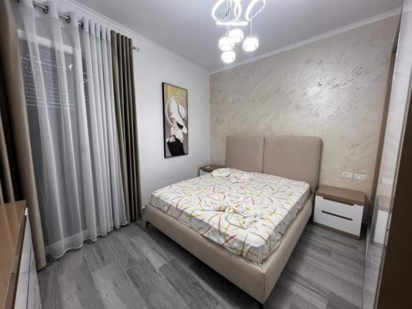 Vlore,  apartament 2+1+BLK Kati 3, 96 m² 400 Euro (Prane Kishes Ortodokse)