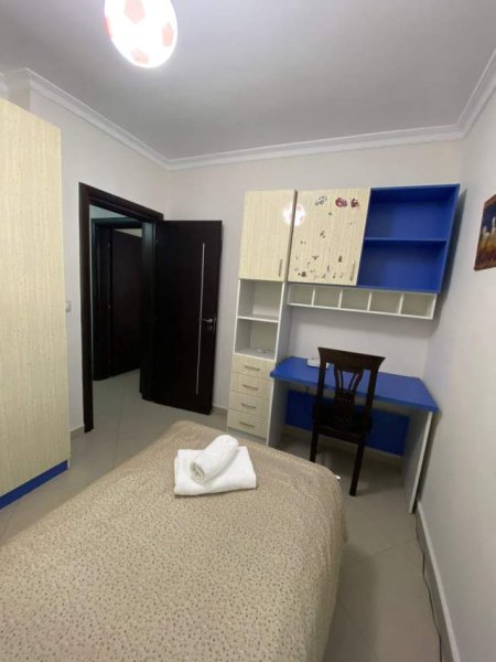 Tirane, jepet me qera apartament 3+1+A+BLK Kati 2, 100 m² 800 Euro (PAZARI RI)