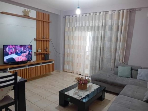 Tirane, jepet me qera apartament 1+1+BLK Kati 8, 73 m² 34.900 Leke