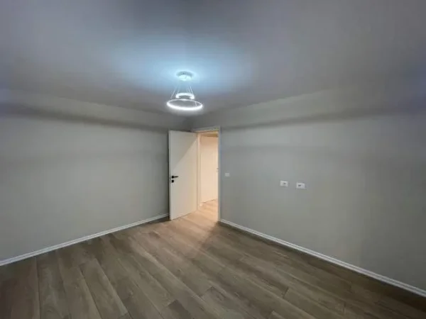 Tirane, shitet apartament Kati 5, 56 m² 89.000