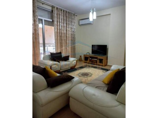 Tirane, jepet me qera apartament 3+1 Kati 2, 161 m² 1.500 Euro ("Kompleksi Nobis", Rruga Sami Frashëri)