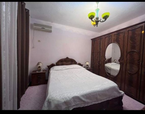 Tirane, jepet me qera shtepi 2+1 Kati 1, 124 m² 400 Euro (laprake)