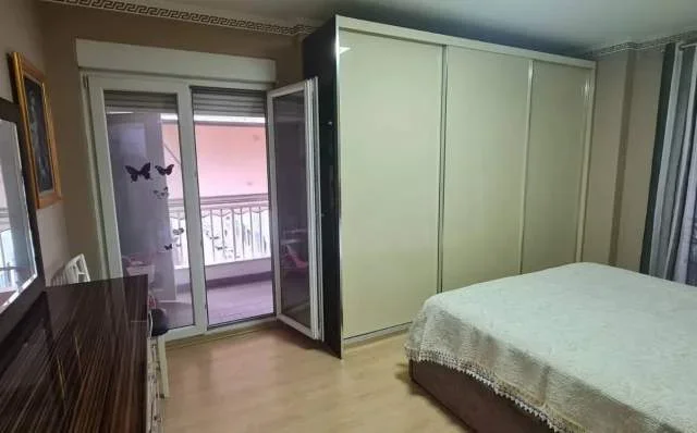 Tirane, jepet me qera apartament 2+1+BLK Kati 4, 100 m² 700 Euro (Kompleksi Homeplan,Report TV)
