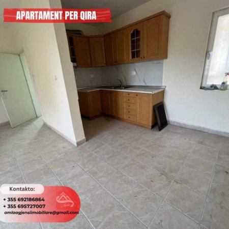 Tirane, jepet me qera apartament 1+1+BLK Kati 4, 350 Euro (Prokuroria e Tiranes)