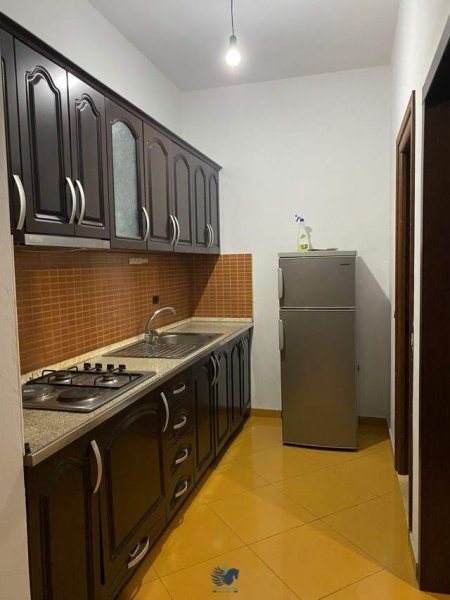 Tirane, jepet me qera Vile 1+1+BLK Kati 3, 65 m² 450 Euro (21 Dhjetori)