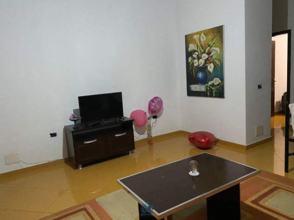 Tirane, jepet me qera Vile 1+1+BLK Kati 3, 65 m² 450 Euro (21 Dhjetori)