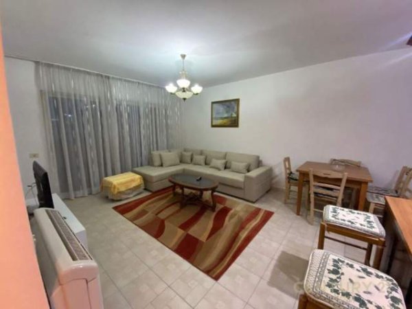 Tirane, jepet me qera apartament 1+1 Kati 7, 74 m² 550 Euro (Rruga Medar Shtylla, Komuna e Parisit)