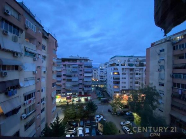 Tirane, jepet me qera apartament 1+1 Kati 7, 74 m² 550 Euro (Rruga Medar Shtylla, Komuna e Parisit)