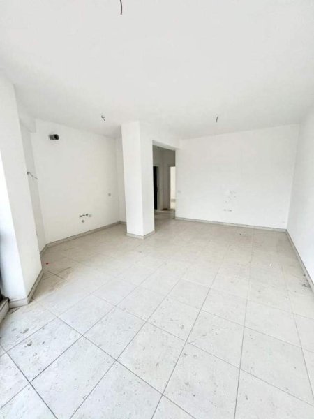 Tirane, shitet apartament 94 m² 1.350 Euro/m2