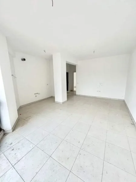 Tirane, shitet apartament 94 m² 1.350 Euro/m2