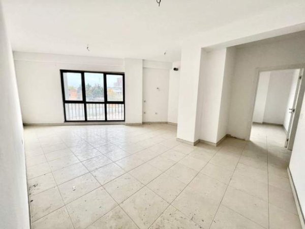 Tirane, shitet apartament 94 m² 1.350 Euro/m2