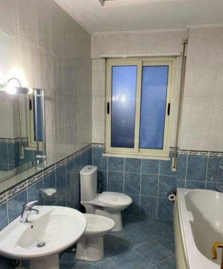 Tirane, jepet me qera apartament 1+1+A+BLK Kati 8, 75 m² 500 Euro (Don Bosko)