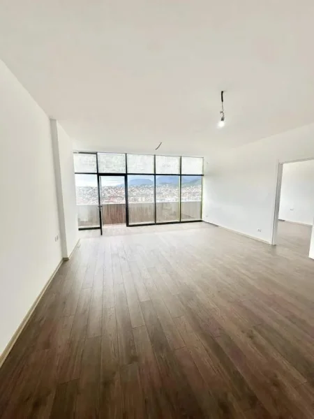 Tirane, shitet apartament 2+1 109 m² 130.800 Euro