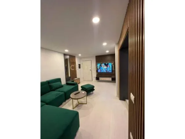 Tirane, jepet me qera apartament Dublex Kati 5, 99 m² 830 Euro (Qender, xhamia)