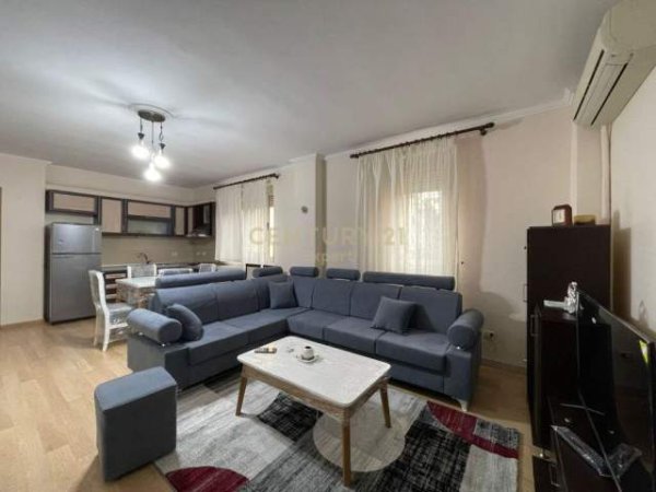 Tirane, jap me qera apartament 2+1+BLK 90 m² 550 Euro (Liqeni i Thatë)