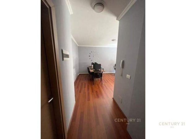 Tirane, jepet me qera ambjent biznesi Kati 1, 150 m² 850 Euro (5 Maji)