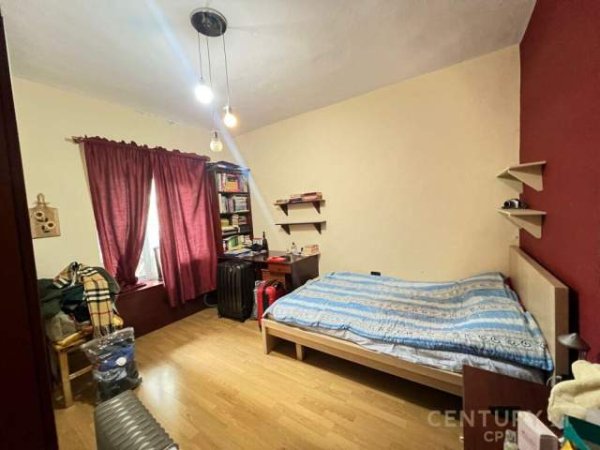 Tirane, jepet me qera apartament 2+1 Kati 1, 120 m² 500 Euro (Qender)