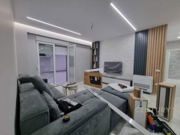 Tirane, jepet me qera apartament 2+1 Kati 2, 91 m² 900 Euro (Liqeni i Thate)