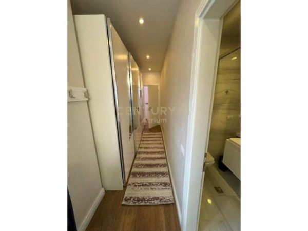 Tirane, jepet me qera Penthouse 3+1 Kati 9, 300 m² 850 Euro (Fresk)