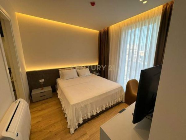 Tirane, jepet me qera apartament 3+1 Kati 2, 135 m² 1.500 Euro (Liqeni i Thate)