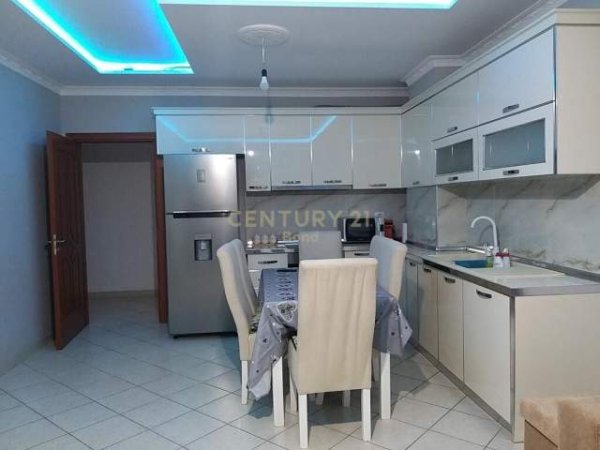 Tirane, shitet apartament Kati 2, 98 m² 120.000 Euro (Prane bar Artisti)