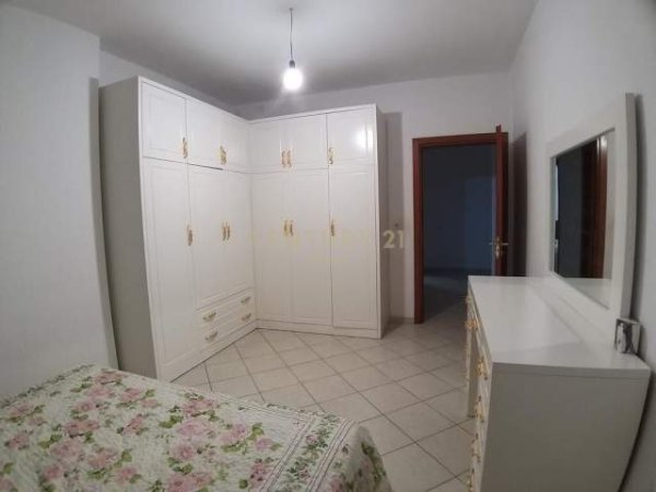 Tirane, shitet apartament Kati 2, 98 m² 120.000 Euro (Prane bar Artisti)