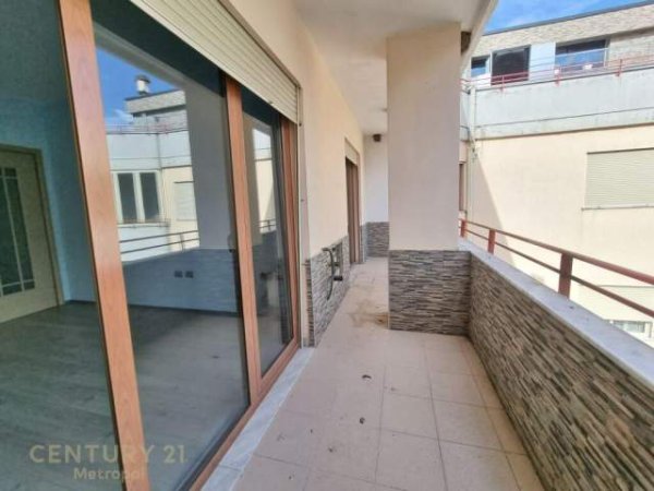 Tirane, shitet apartament 3+1+A+BLK Kati 6, 200.000 Euro