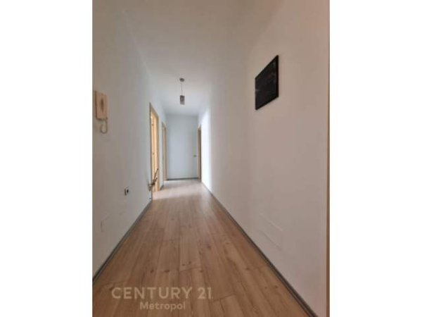 Tirane, shitet apartament 3+1+A+BLK Kati 6, 200.000 Euro